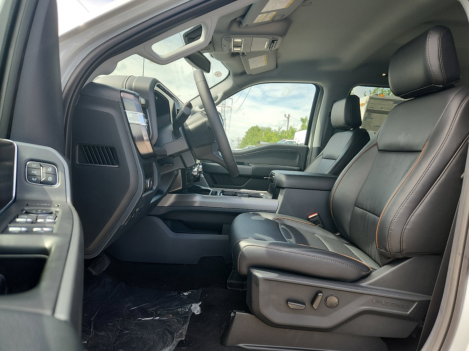 New 2026 Ford F250 Lariat w/ FX4 Off-Road Package AWD/4WD image 9