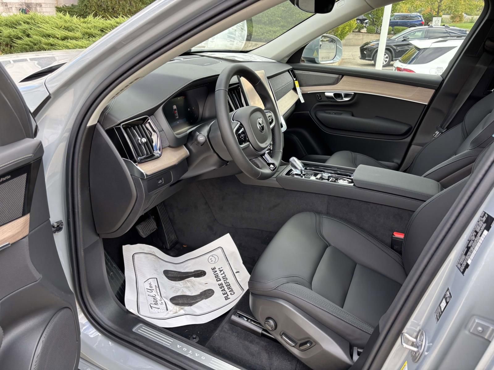 Used 2026 Volvo XC90 B6 Plus w/ Protection Package Premier AWD/4WD image 24