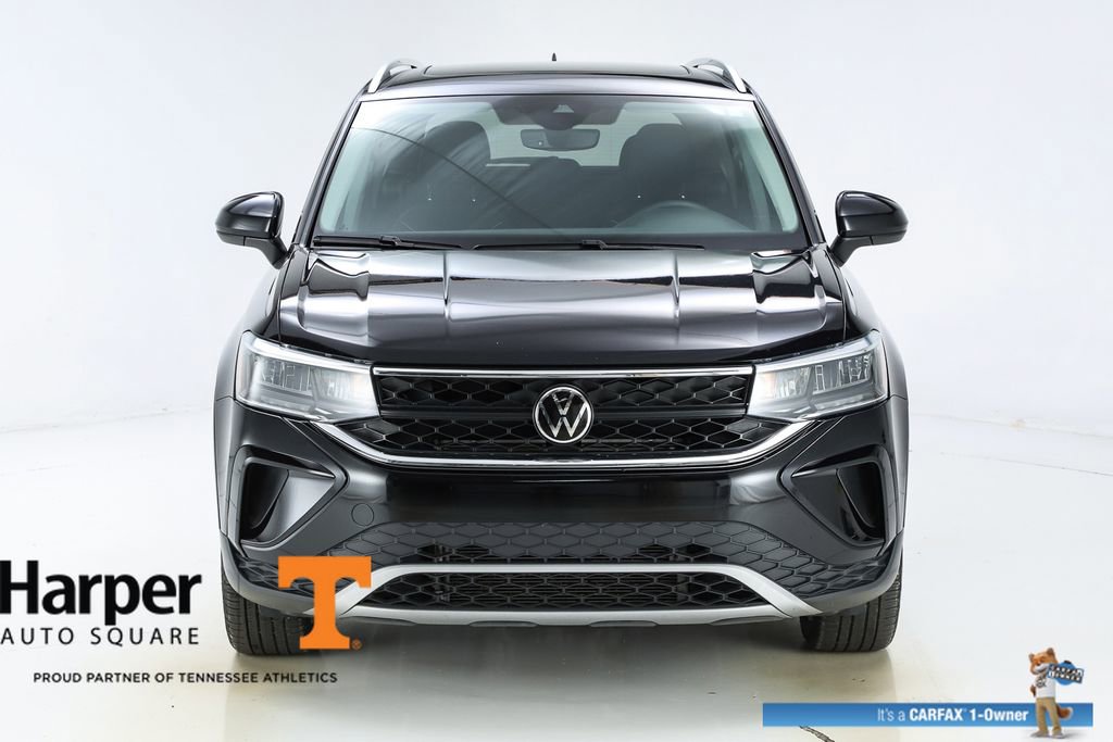 Used 2023 Volkswagen Taos SE w/ Panoramic Sunroof Package FWD image 54
