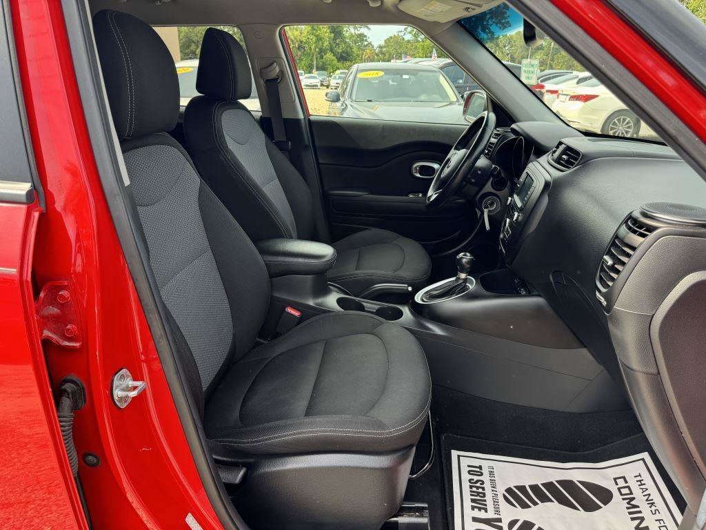 Used 2017 Kia Soul + w/ Designer's Package FWD image 7