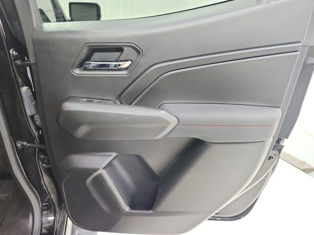 Used 2025 Chevrolet Colorado Z71 w/ Technology Package AWD/4WD image 47