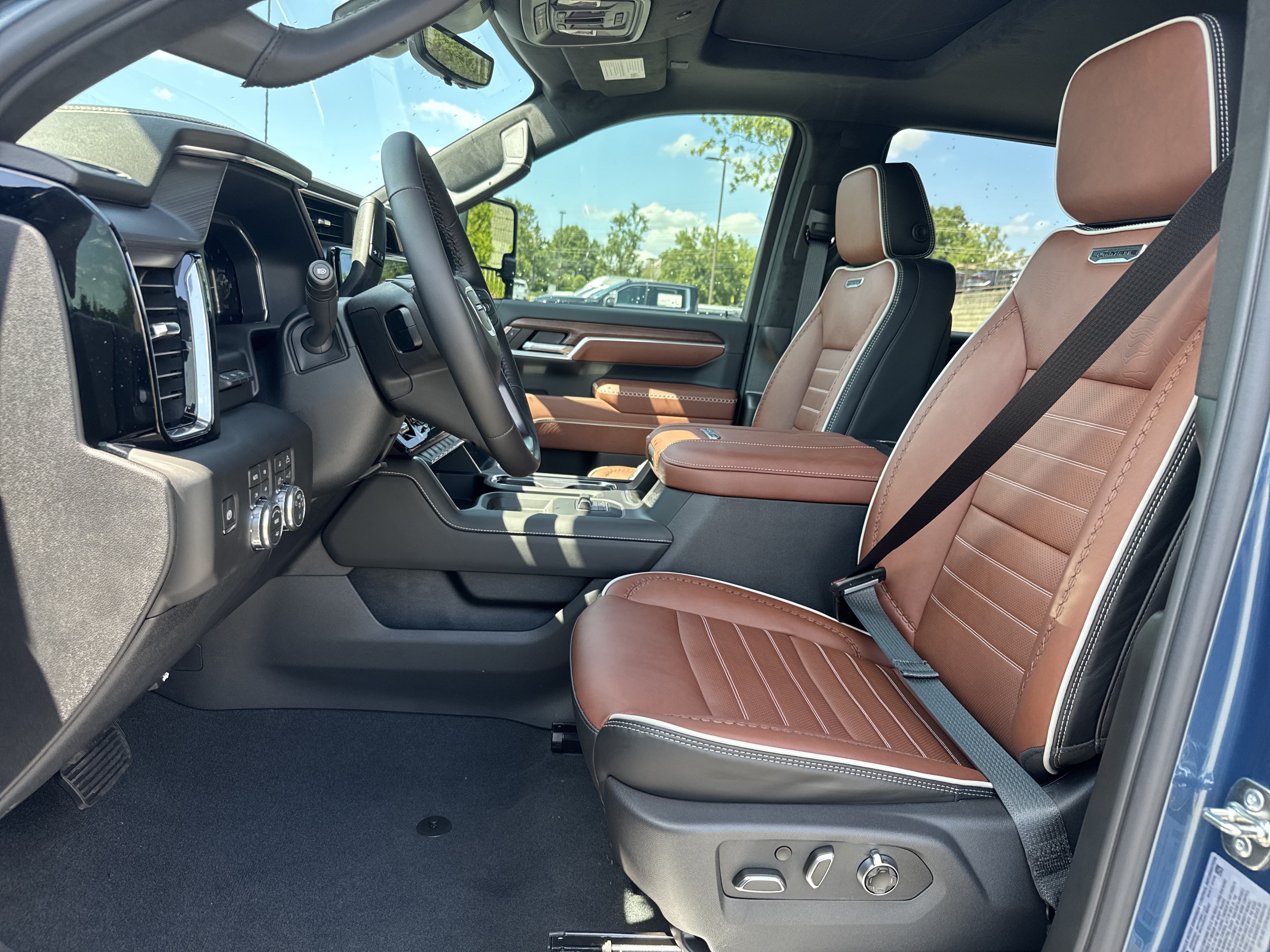 New 2026 GMC Sierra 2500 Denali Ultimate AWD/4WD image 17