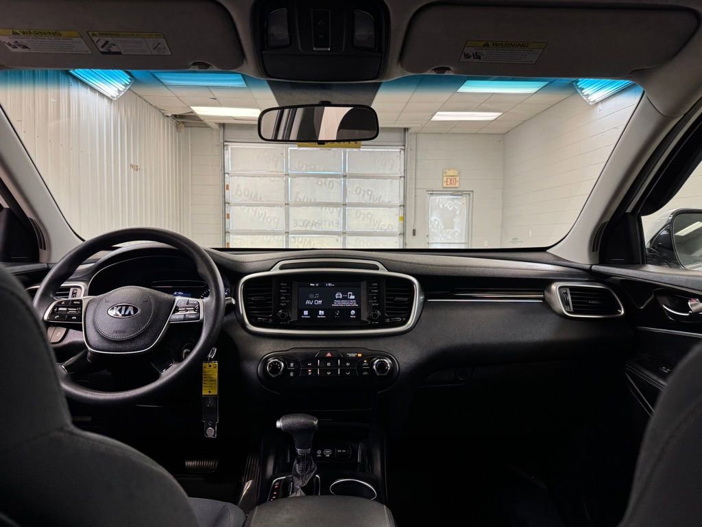 Used 2020 Kia Sorento LX image 19