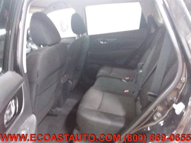 Used 2017 Nissan Rogue SV FWD image 12