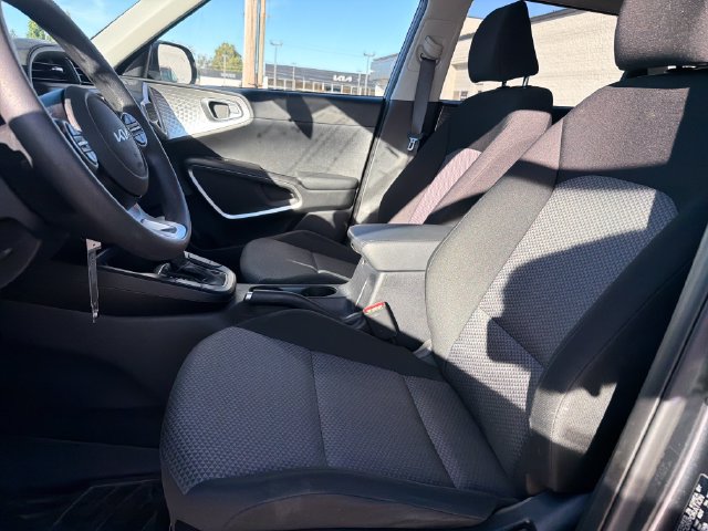 Certified 2024 Kia Soul LX w/ LX Technology Package FWD image 11