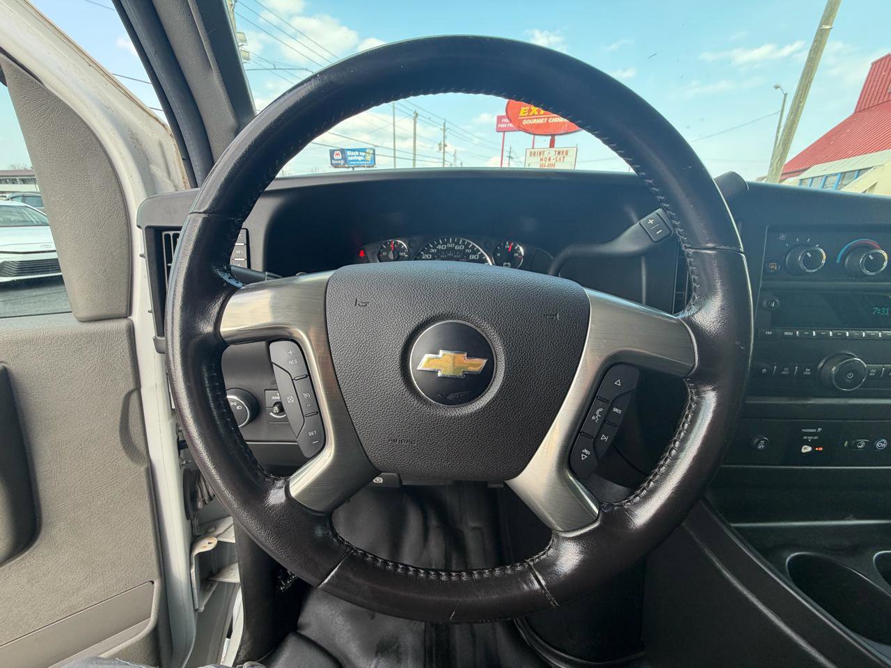 Used 2019 Chevrolet Express 3500 w/ Driver Convenience Package RWD image 16