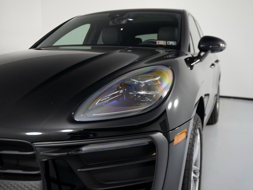 Certified 2025 Porsche Macan image 36