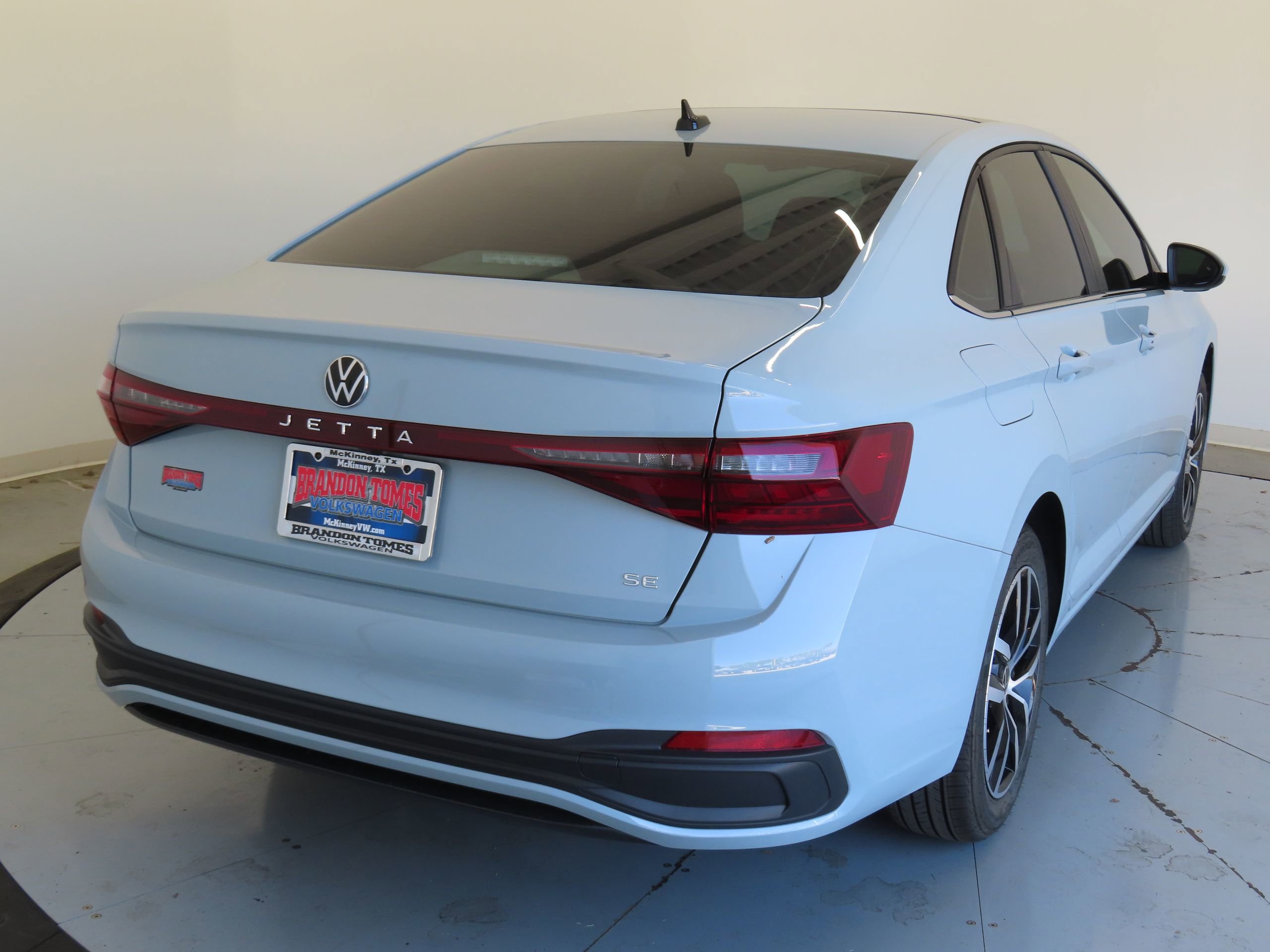 New 2025 Volkswagen Jetta SE FWD image 3