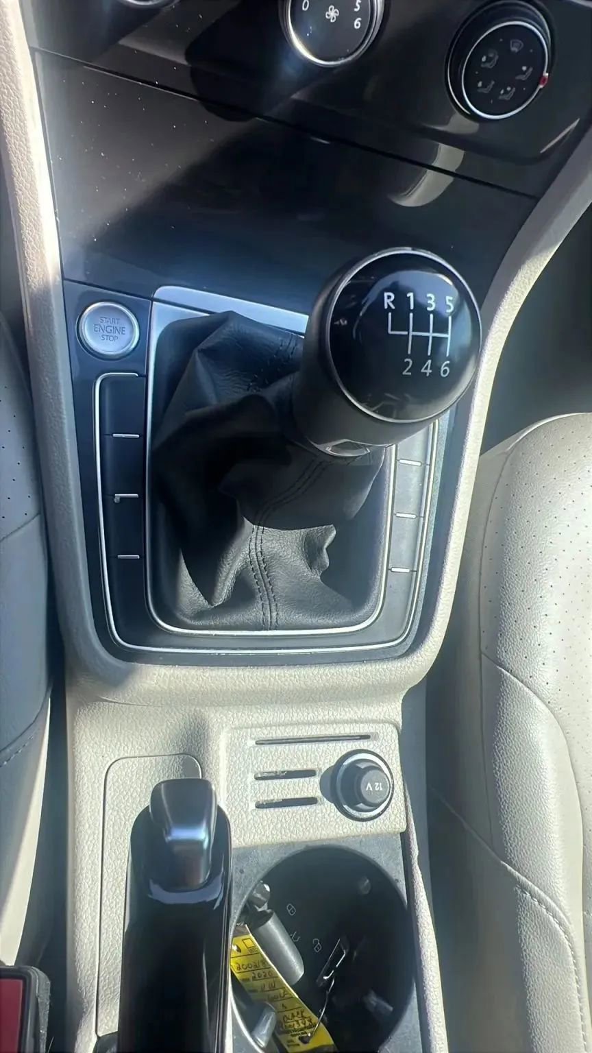 Used 2020 Volkswagen Golf 4-Door image 21