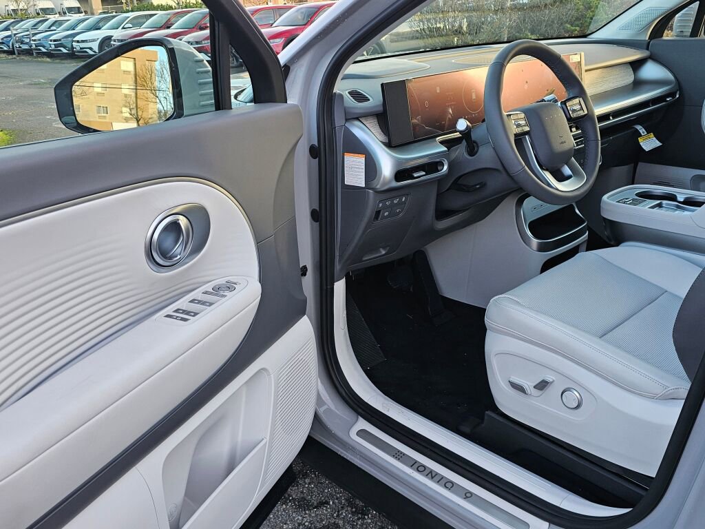 New 2026 Hyundai Ioniq 9 SEL image 17