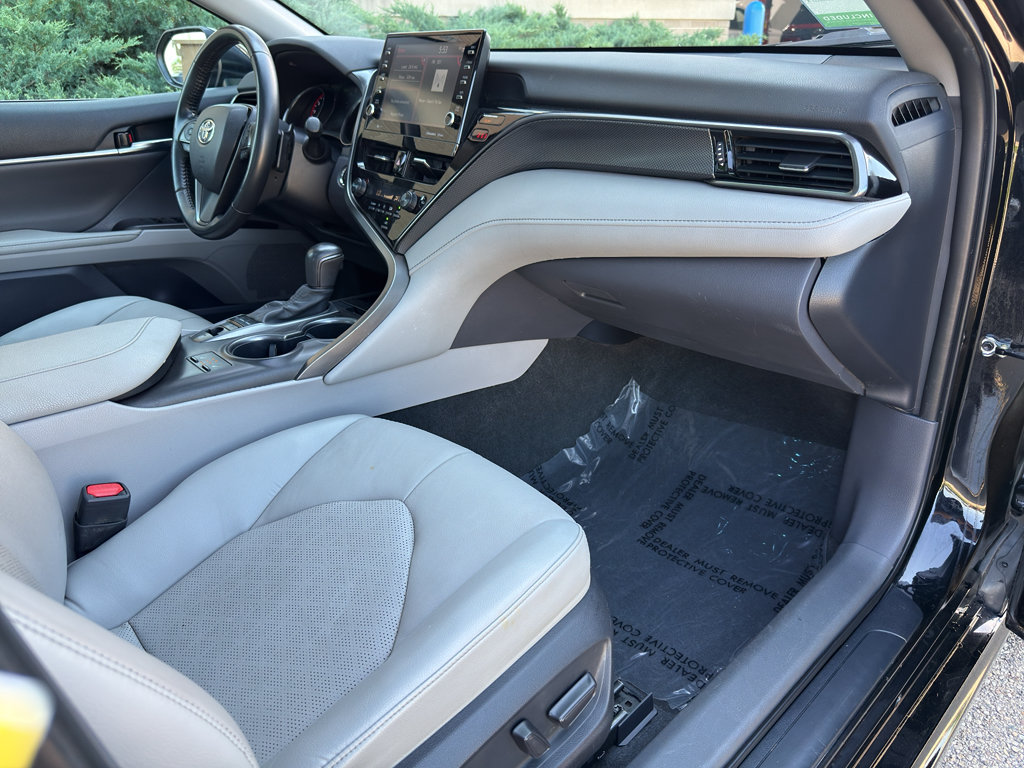 Used 2022 Toyota Camry XSE FWD image 35