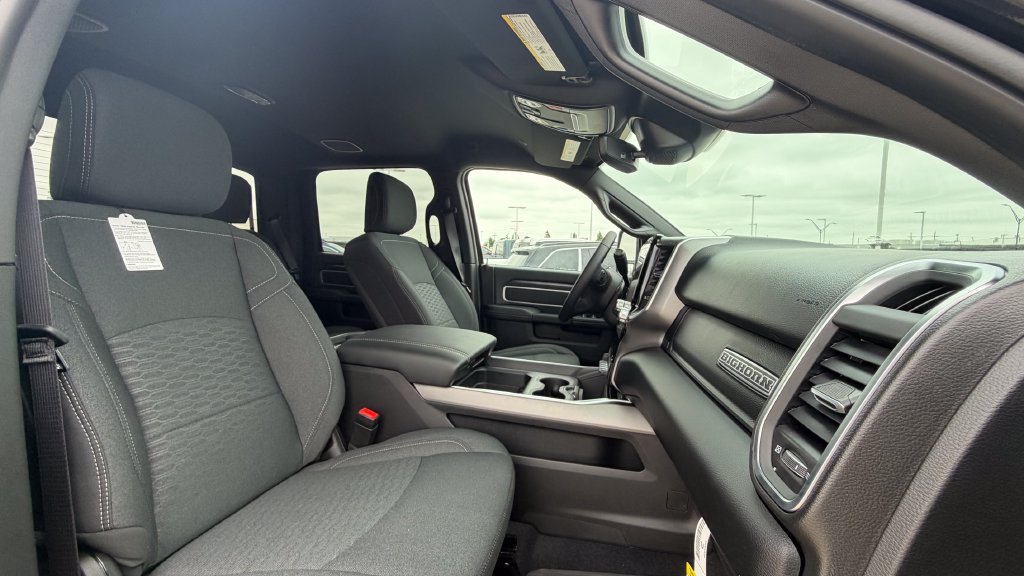 New 2026 RAM 3500 Big Horn AWD/4WD image 28