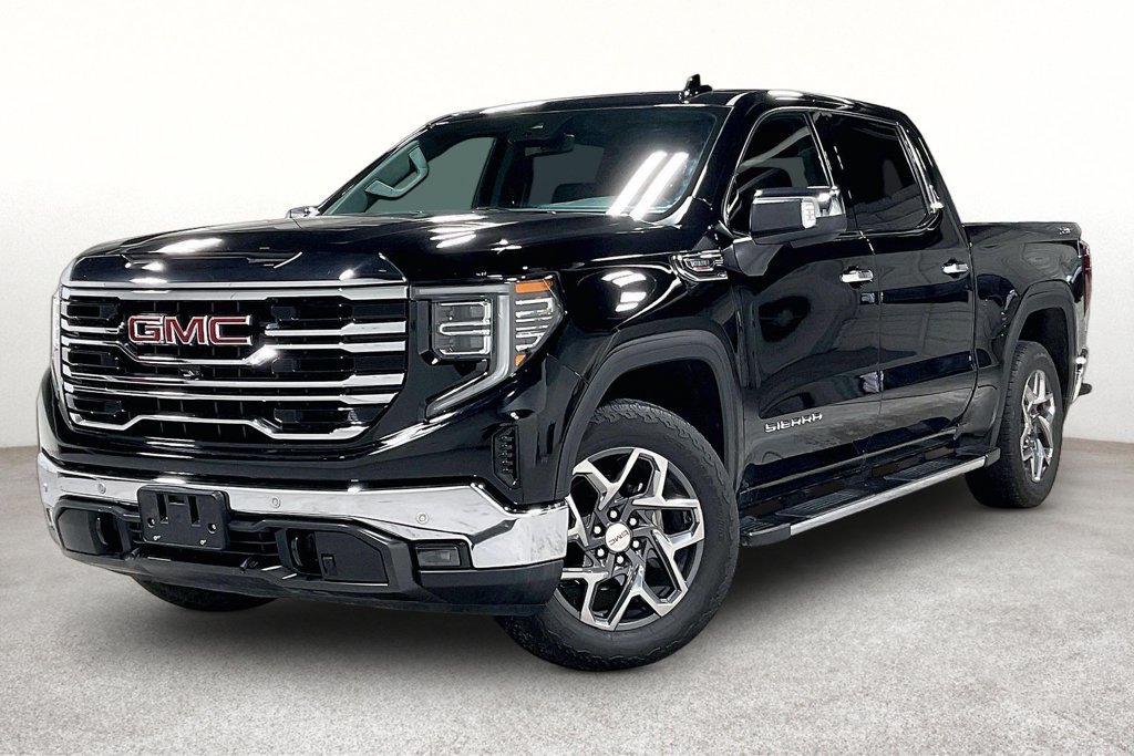 Used 2023 GMC Sierra 1500 SLT w/ SLT Premium Plus Package AWD/4WD image 14