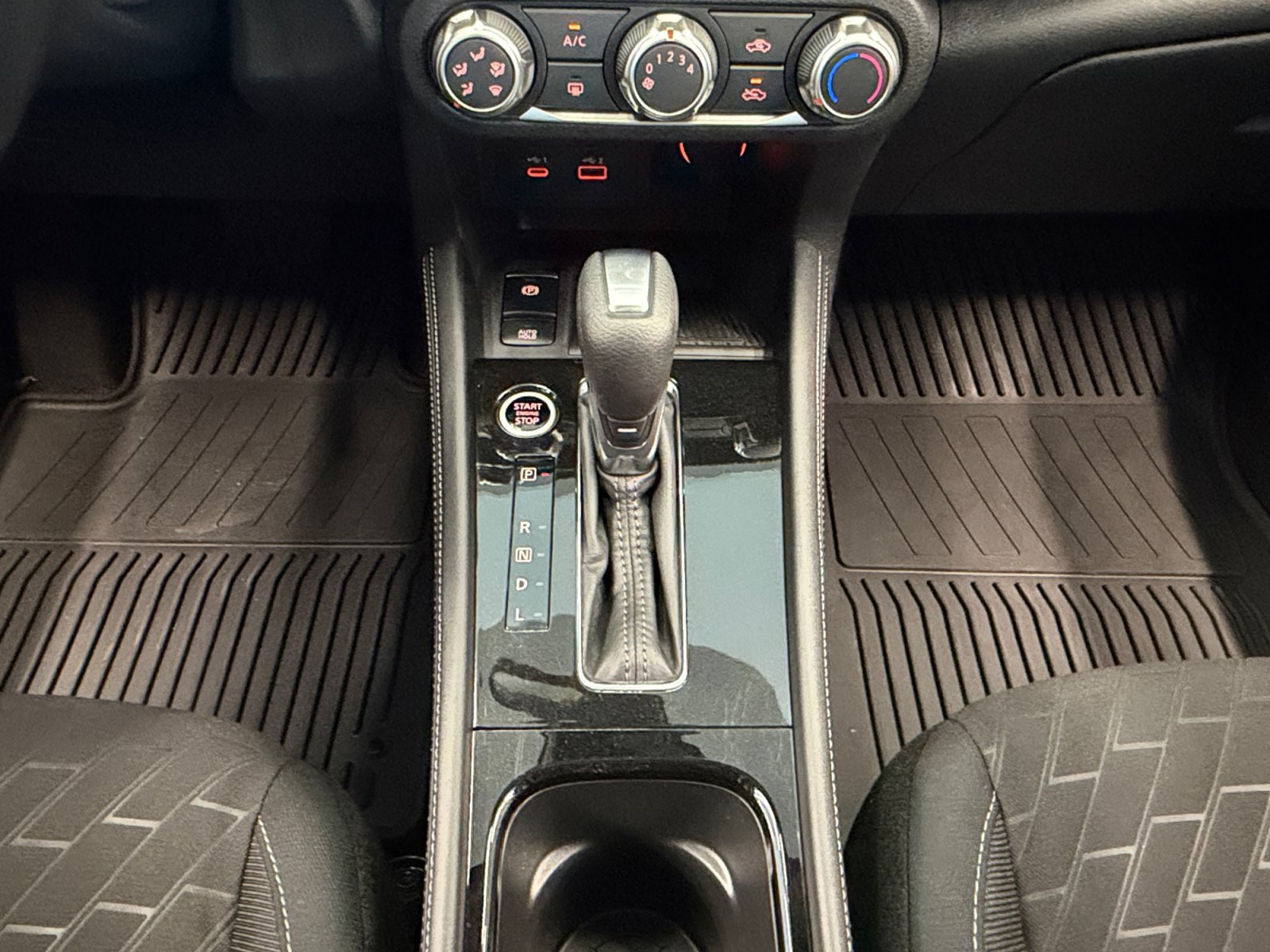 Used 2024 Nissan Kicks SV w/ Exterior Package FWD image 22