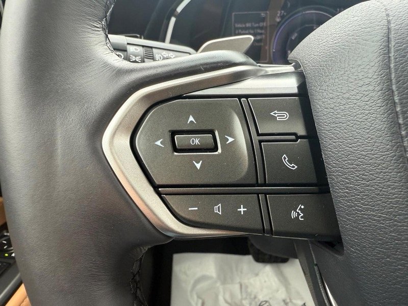 Used 2025 Lexus NX 350h AWD w/ Premium Package image 16