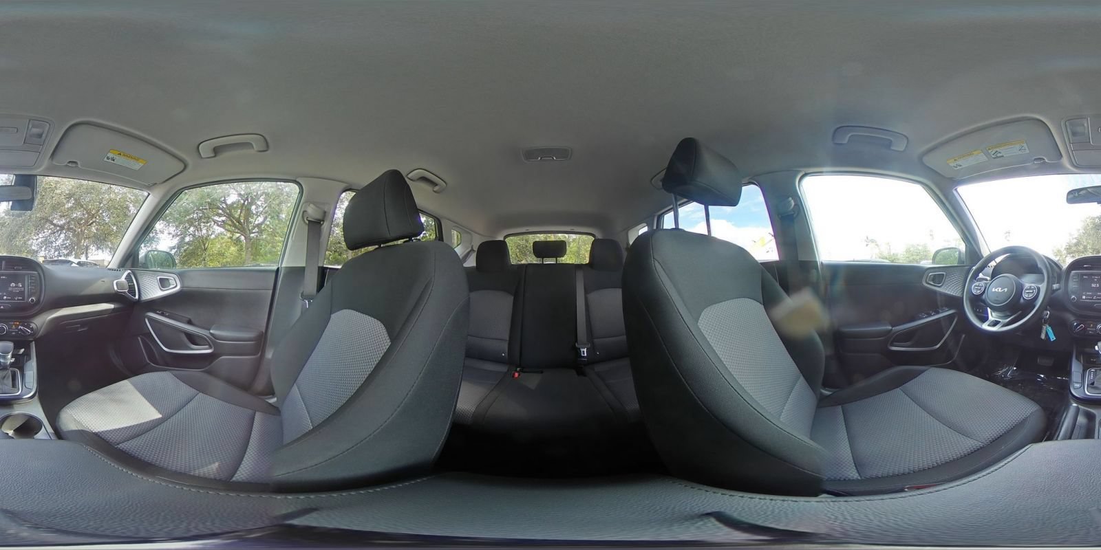 Used 2025 Kia Soul LX w/ LX Technology Package FWD image 39