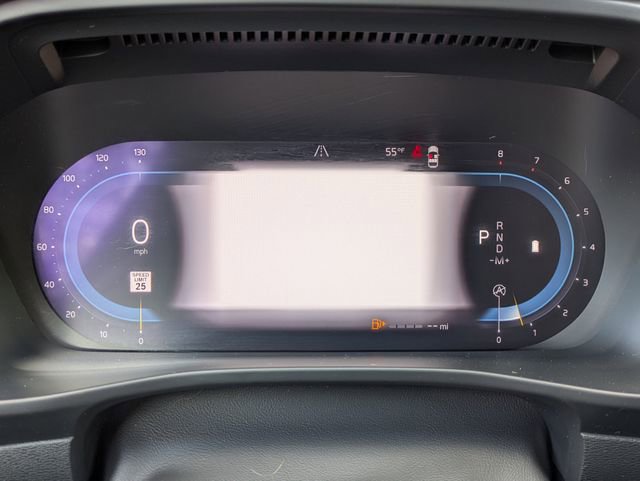 Used 2024 Volvo XC40 B5 Plus image 28