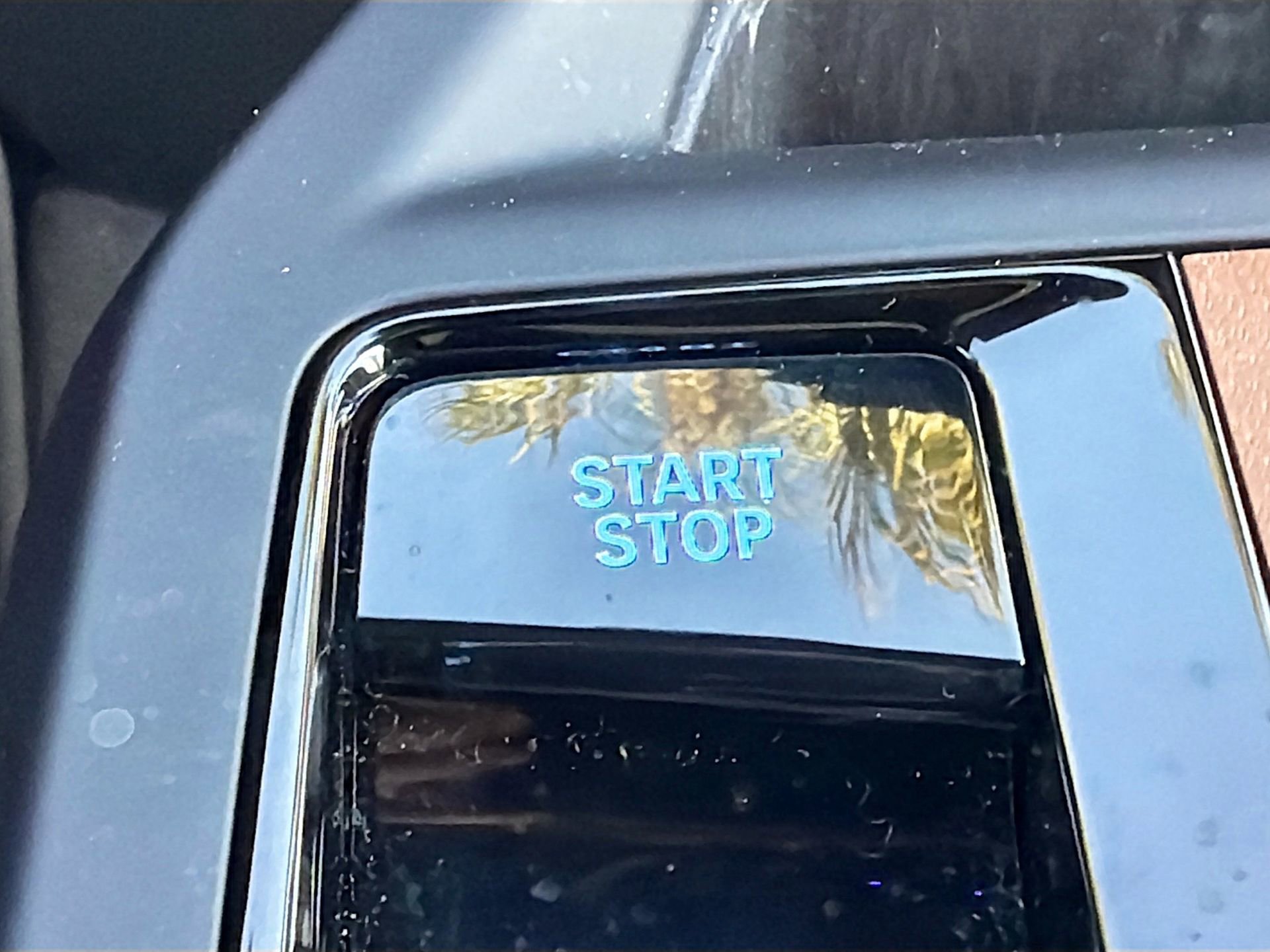 Certified 2025 BMW iX xDrive50 w/ Premium Package image 38