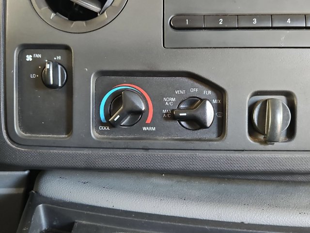 Used 2014 Ford E-250 and Econoline 250 w/ Power Group RWD image 16