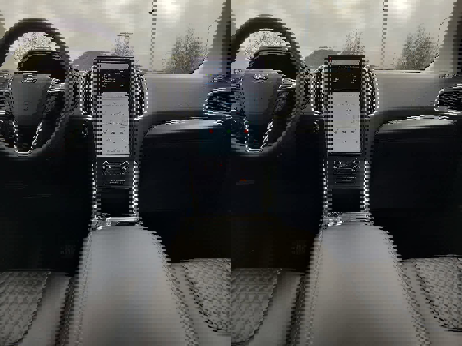 Used 2024 Ford Edge Titanium image 18