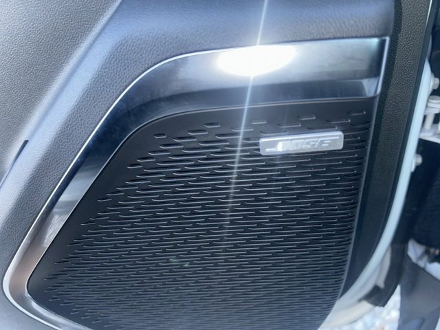 Used 2025 GMC Acadia Elevation image 11