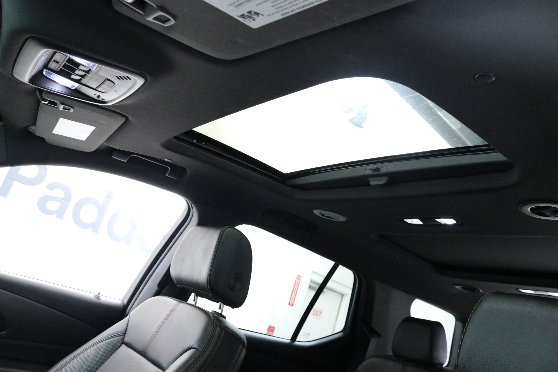 Used 2023 Chevrolet Traverse RS image 25