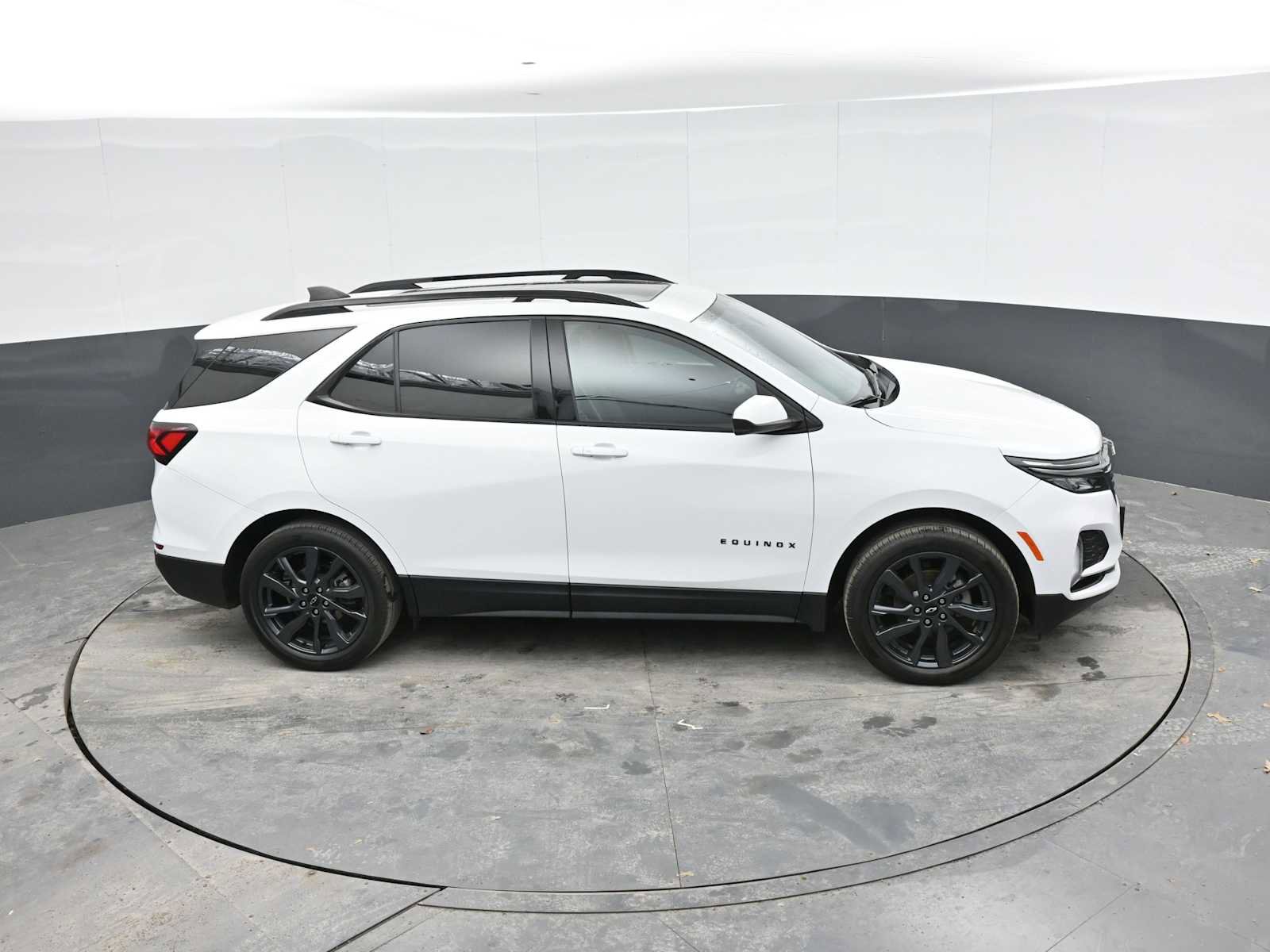 Used 2022 Chevrolet Equinox RS AWD/4WD image 34