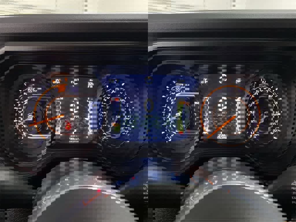 Used 2025 Jeep Wrangler Sahara image 27