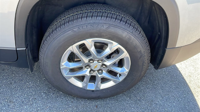 Used 2023 Chevrolet Traverse LS FWD image 30
