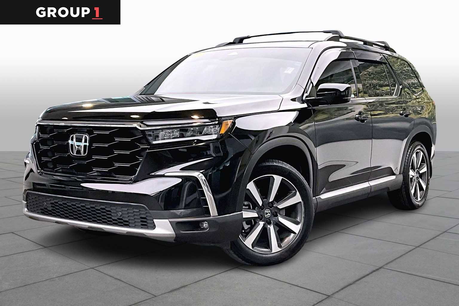 Used 2024 Honda Pilot Touring image 1