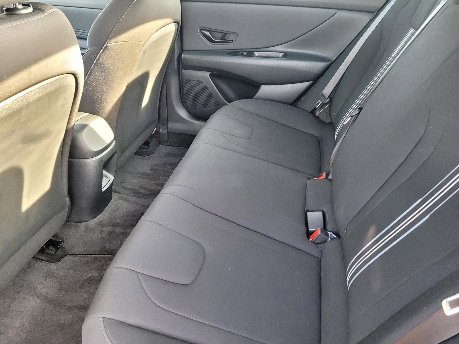 Certified 2025 Hyundai Elantra Sport w/ Cargo Package image 13