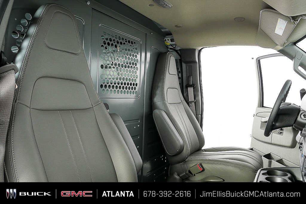 New 2025 GMC Savana 2500 w/ Driver Convenience Package RWD image 17