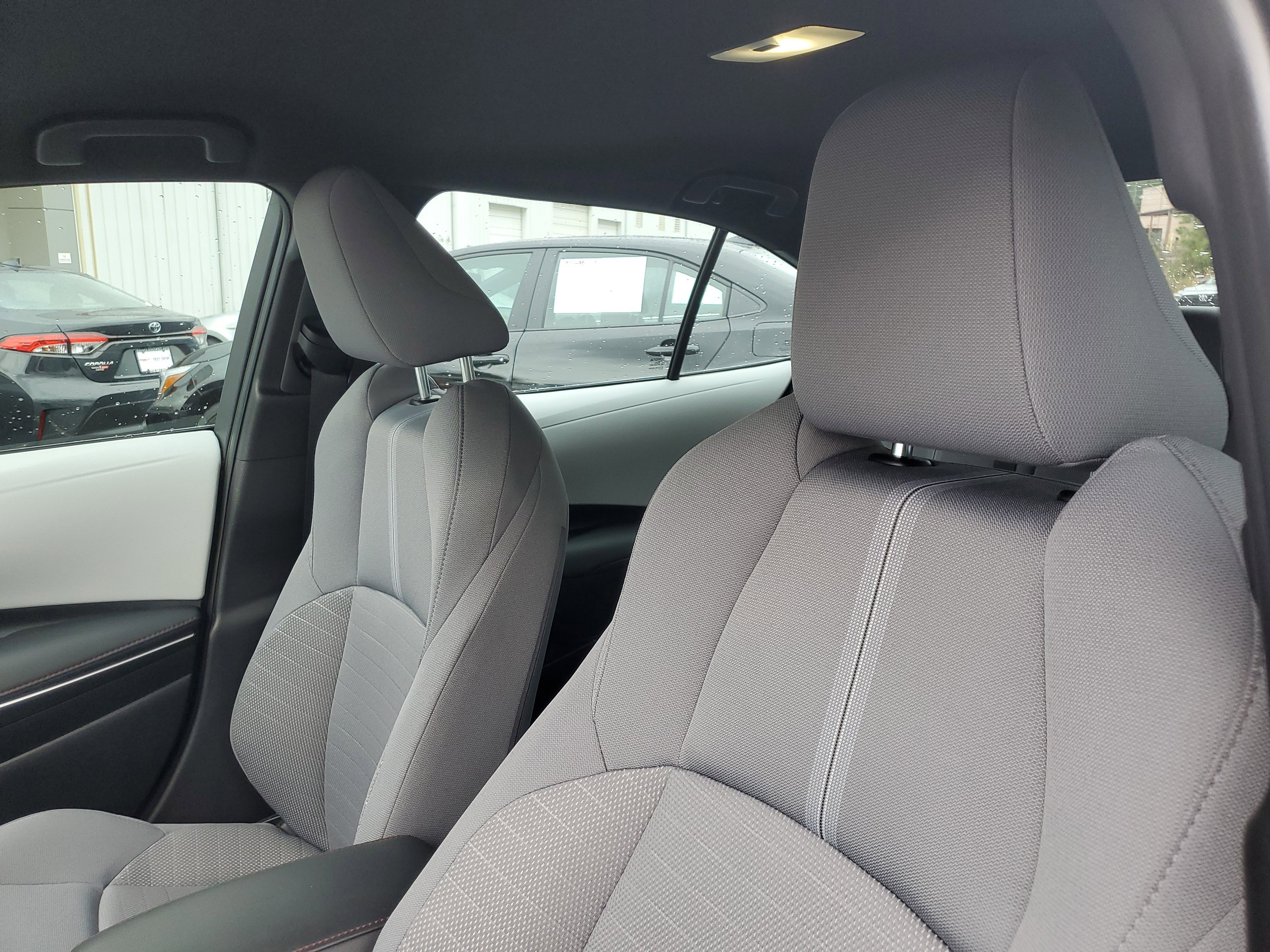 Used 2025 Toyota Corolla SE image 16