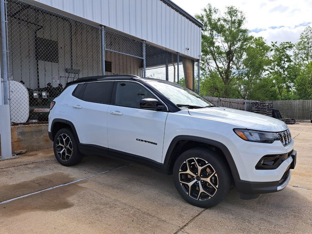 Used 2025 Jeep Compass Limited image 2