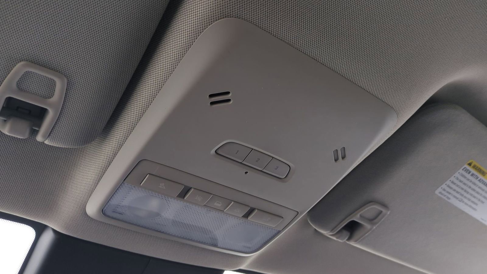 Used 2017 Buick Encore Essence image 18