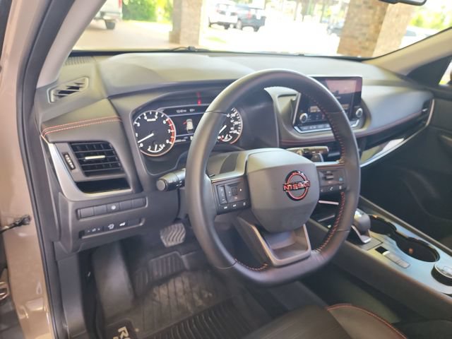 Used 2025 Nissan Rogue SV w/ Rock Creek Premium Package AWD/4WD image 9