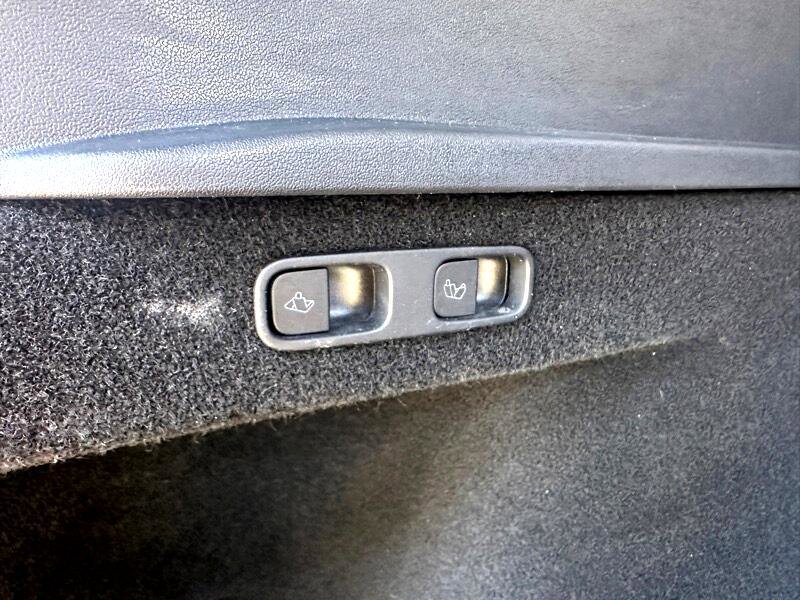 Used 2023 Tesla Model Y Long Range image 35