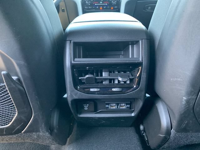 Used 2025 Jeep Grand Cherokee Altitude AWD/4WD image 14