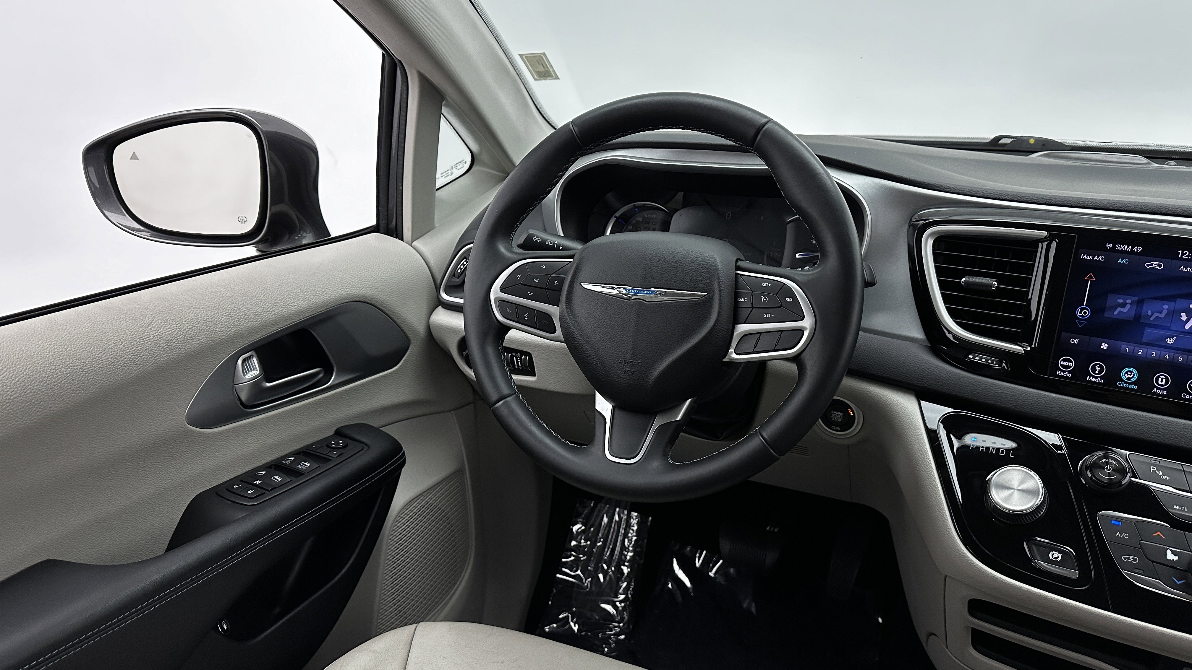 Used 2018 Chrysler Pacifica Touring-L image 26