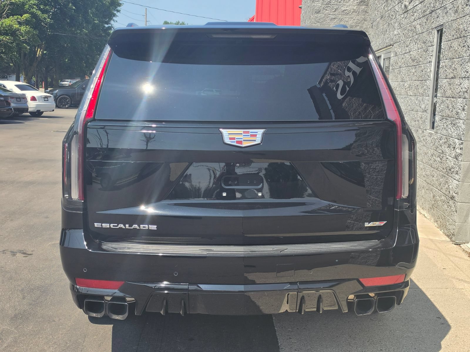 Used 2023 Cadillac Escalade V AWD/4WD image 6