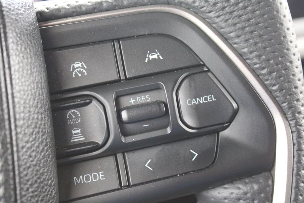 Used 2024 Toyota Tacoma TRD Sport AWD/4WD image 38