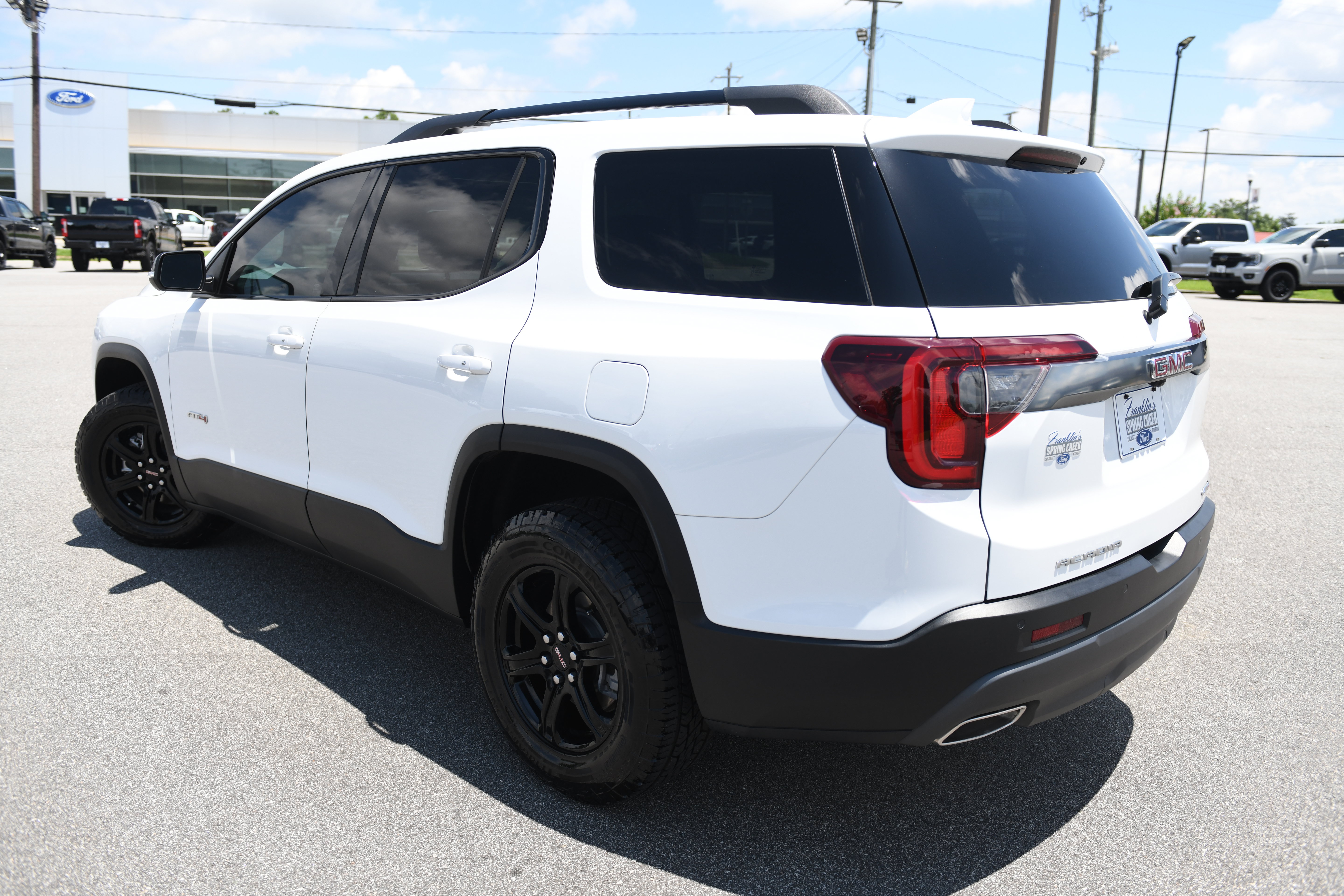 Used 2022 GMC Acadia AT4 w/ Technology Package AWD/4WD image 7