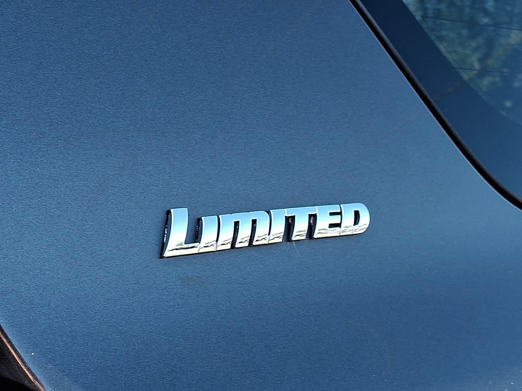 Used 2018 Toyota 4Runner Limited AWD/4WD image 30