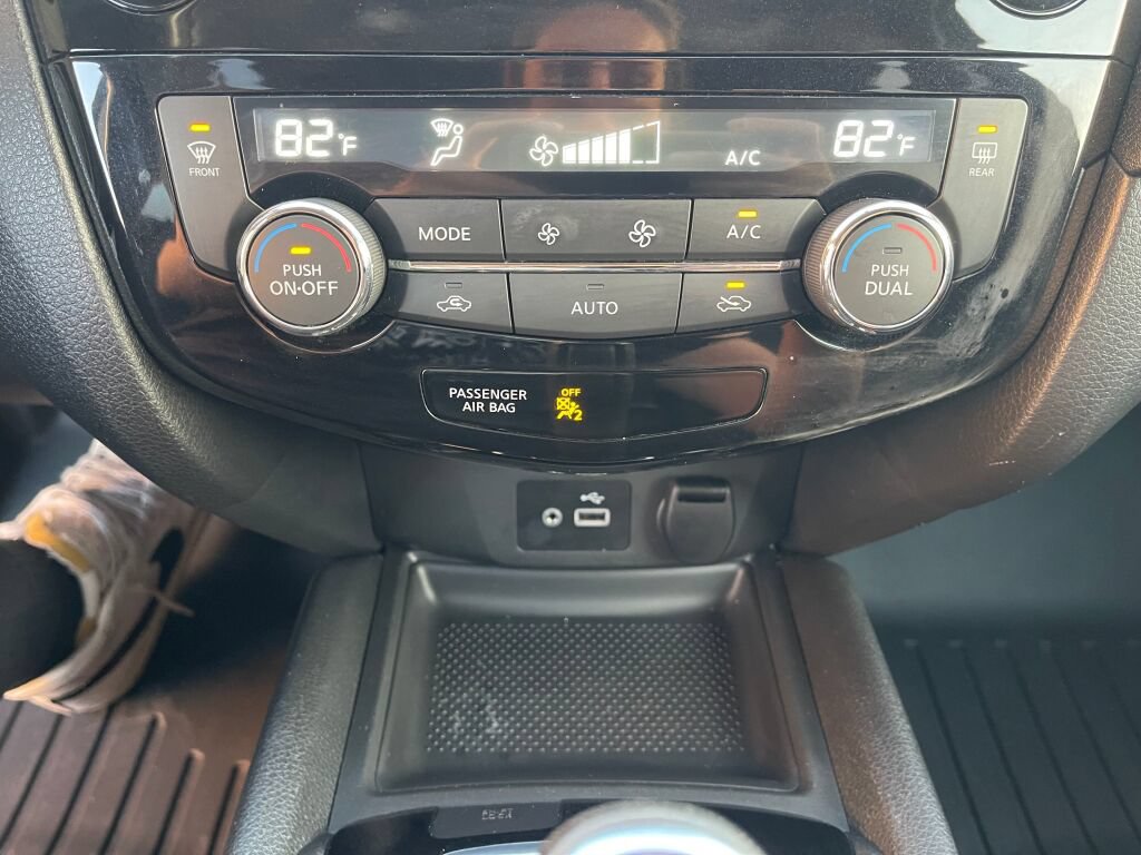 Used 2018 Nissan Rogue AWD image 13