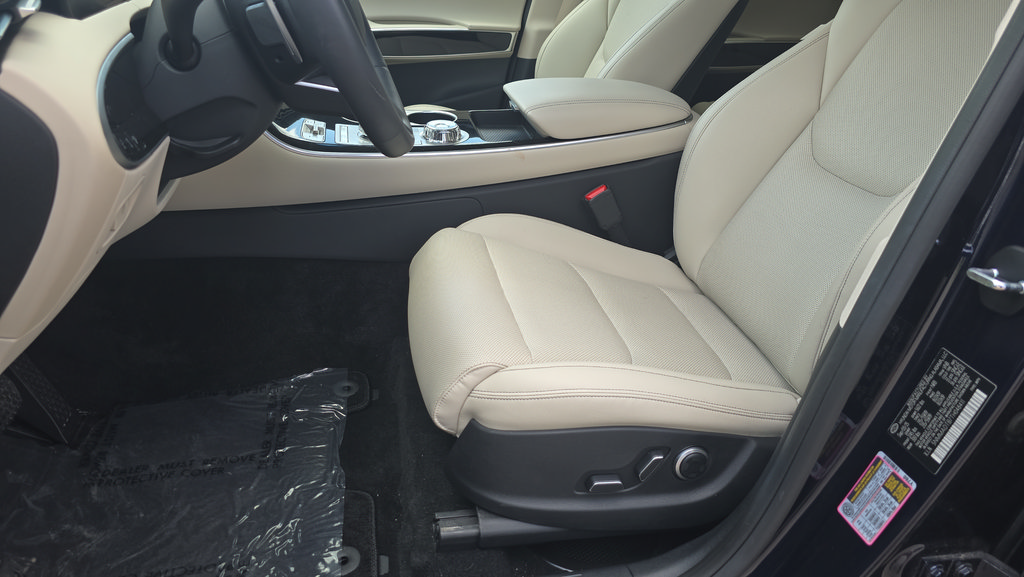 New 2026 Genesis GV70 2.5T AWD/4WD image 13