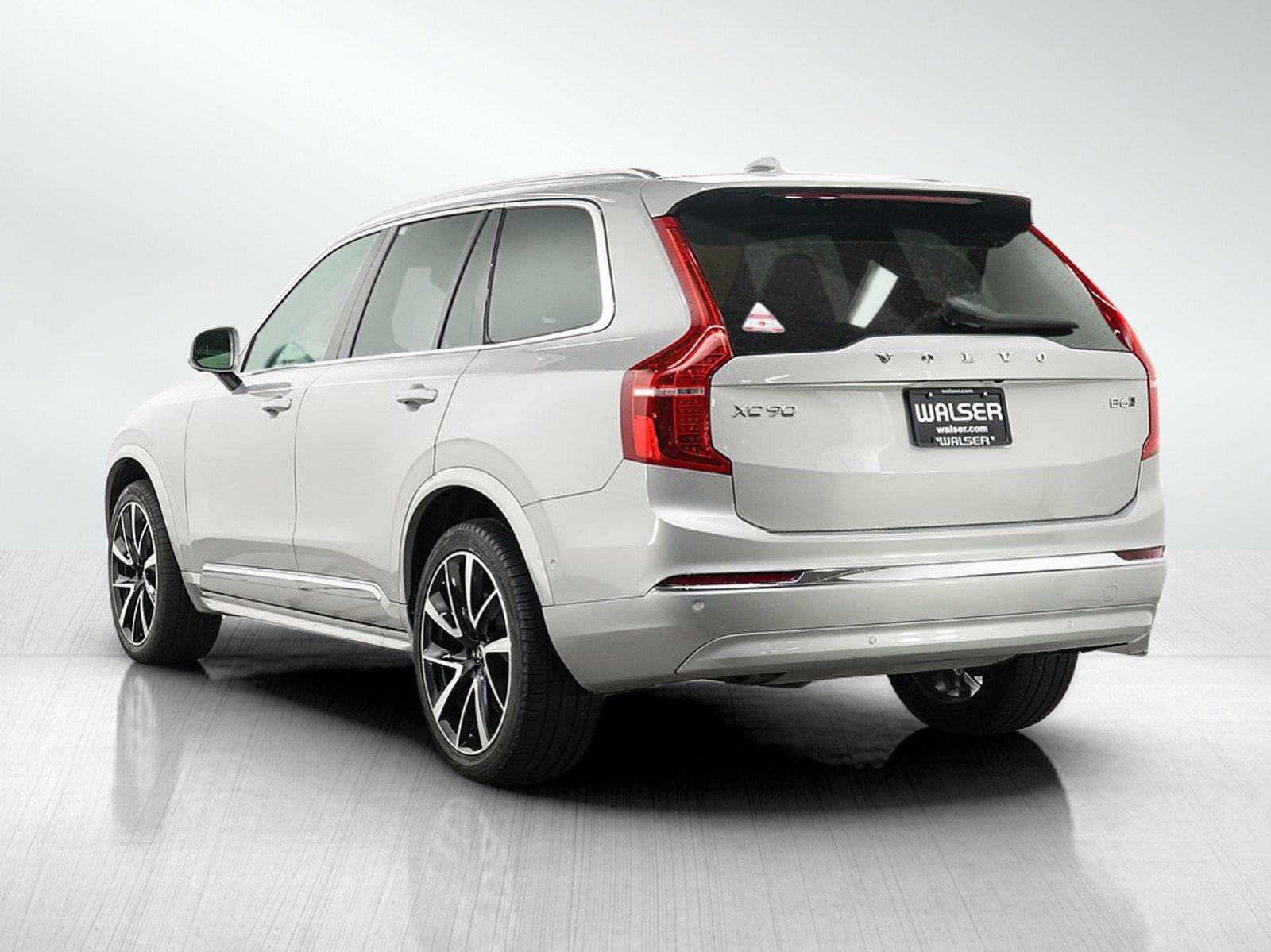 Used 2023 Volvo XC90 B6 Plus AWD/4WD image 3
