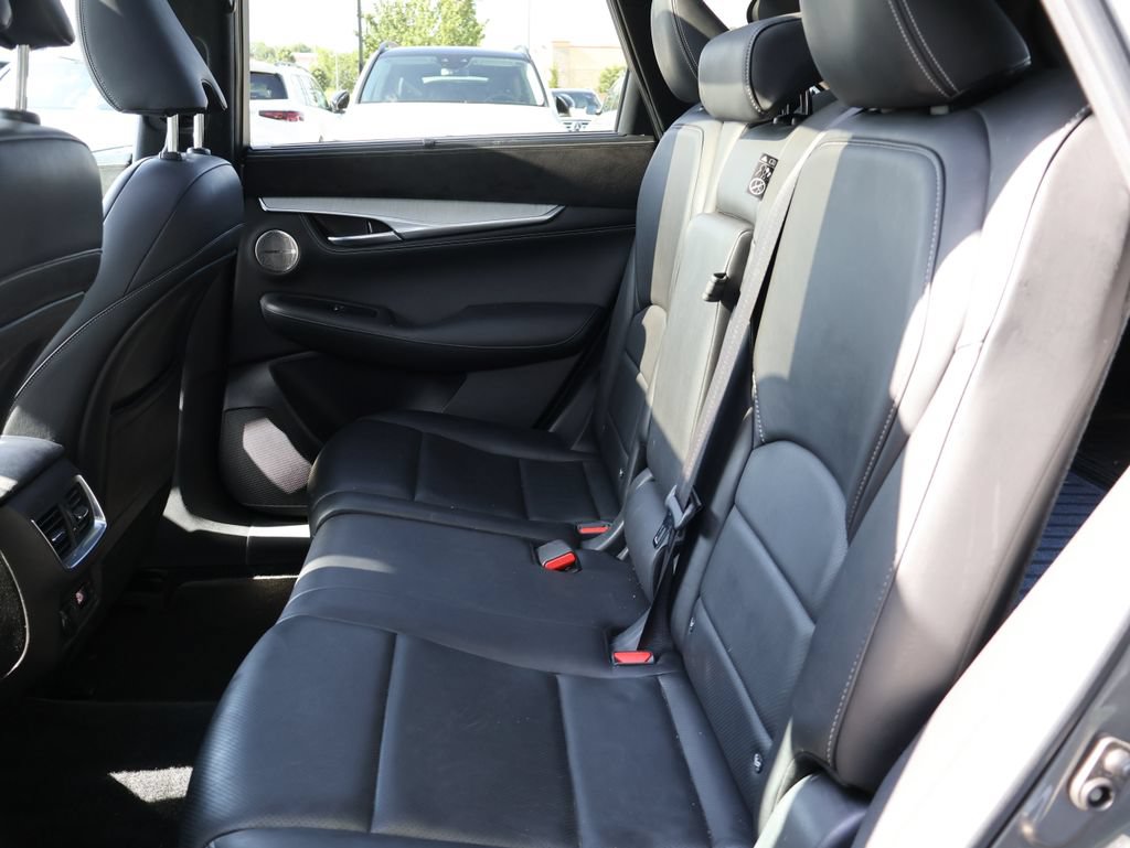 Used 2019 INFINITI QX50 Essential w/ Sensory Package AWD/4WD image 12