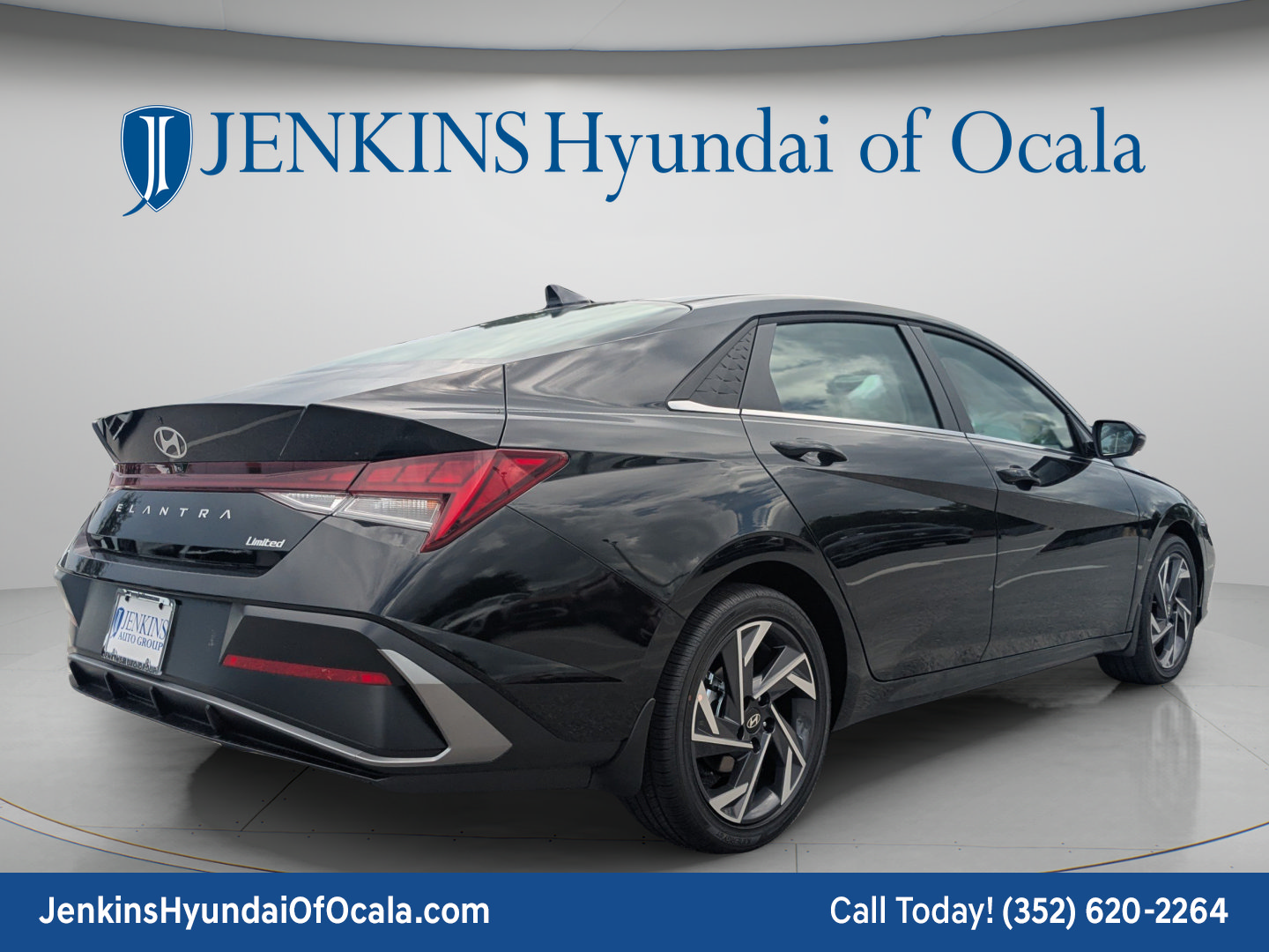 New 2026 Hyundai Elantra Limited FWD image 3