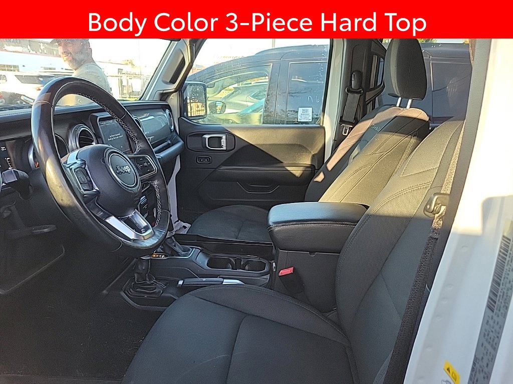 Used 2018 Jeep Wrangler Unlimited Sahara AWD/4WD image 6