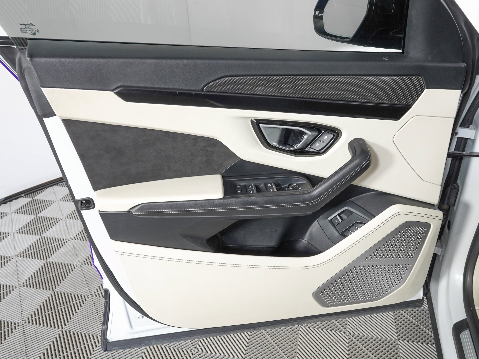 Used 2021 Lamborghini Urus image 15